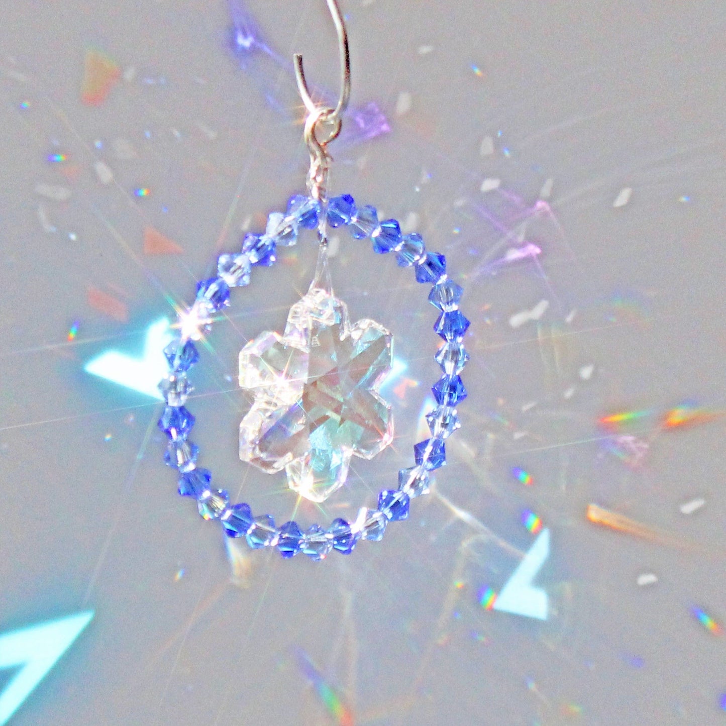 Snowflake Crystal Ornament, Pendulum & Suncatcher, Rainbow Maker, Light Catcher, Hanging Crystals For Feng Shui Decor Aurora Borealis