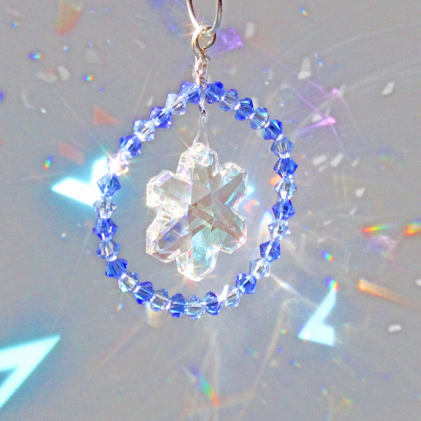 Snowflake Crystal Ornament, Pendulum & Suncatcher, Rainbow Maker, Light Catcher, Hanging Crystals For Feng Shui Decor Aurora Borealis